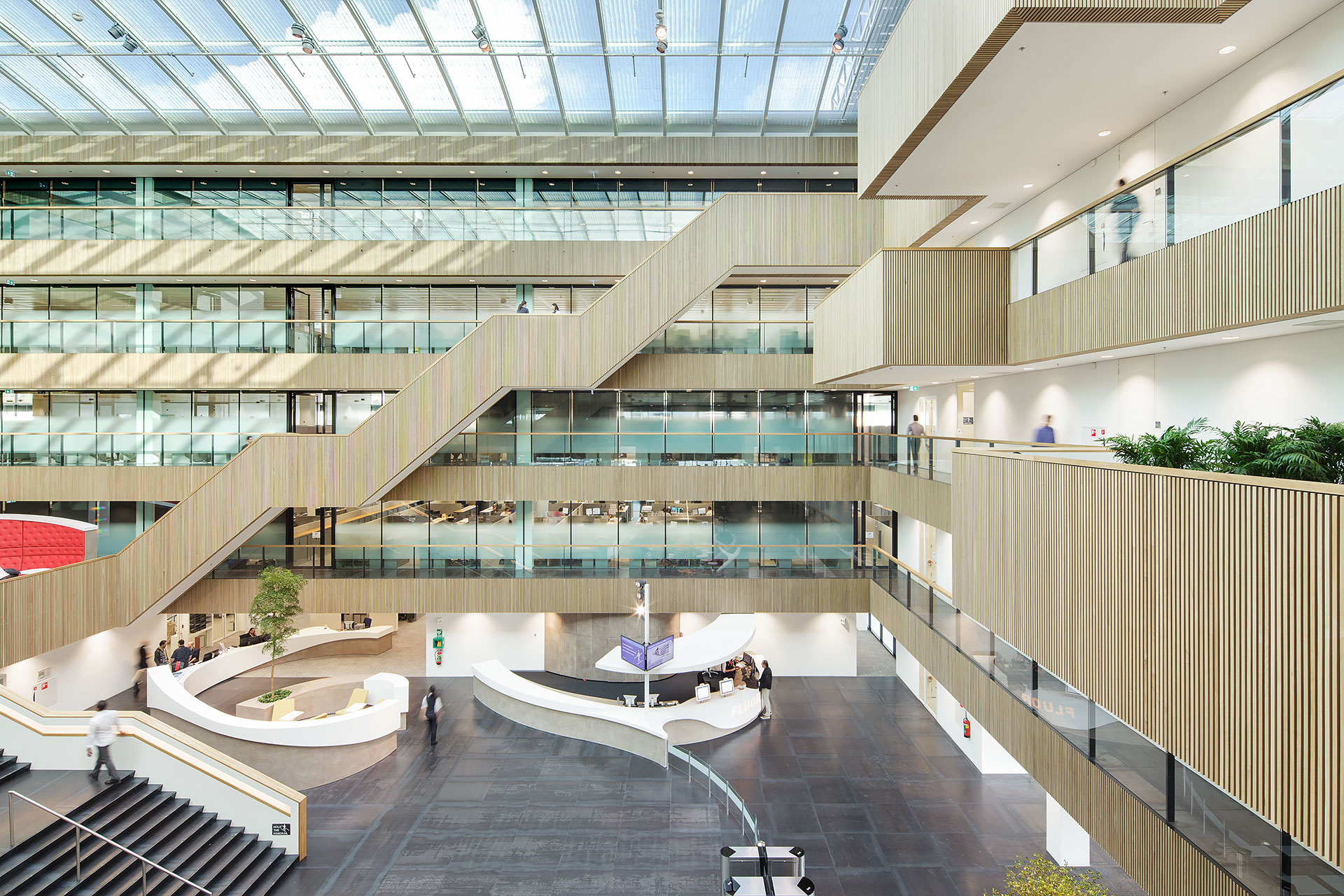 Stijnstijl-Architectuurfoto-atrium-kantoor-Fluor-04