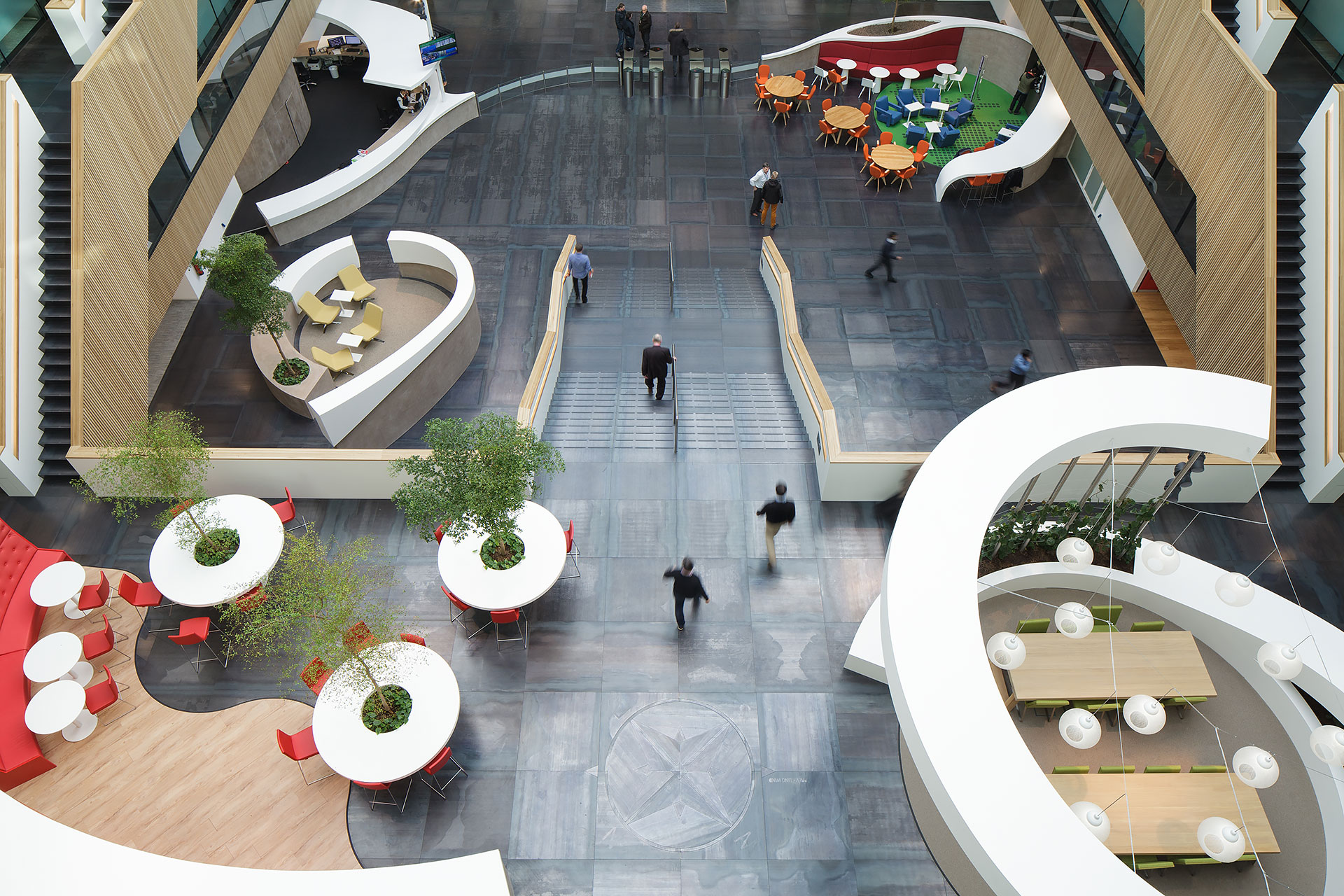 Stijnstijl-Architectuurfoto-atrium-kantoor-Fluor-09