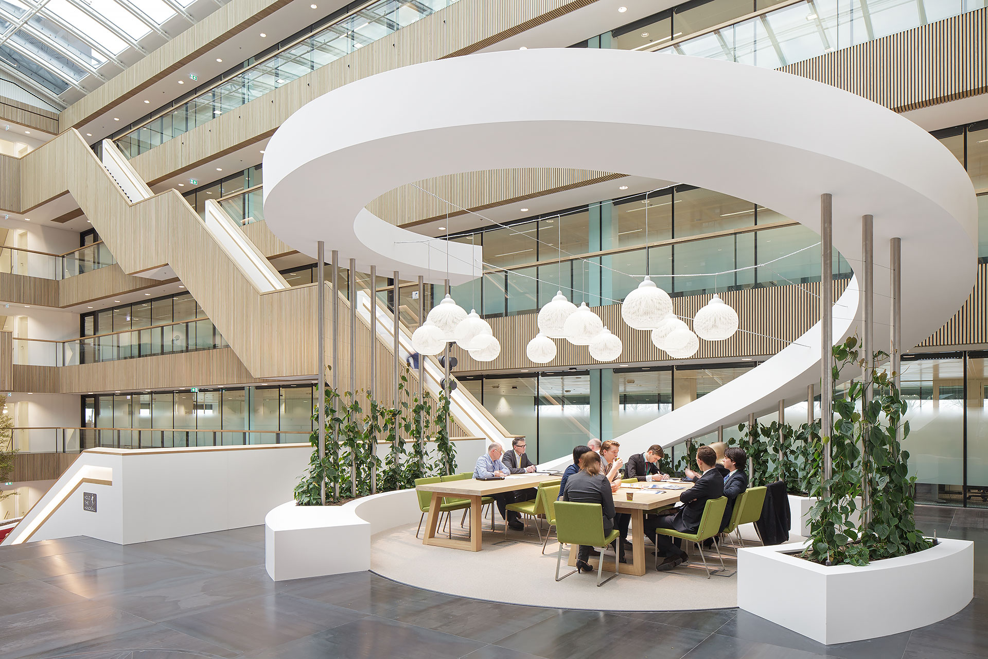 Stijnstijl-Architectuurfoto-atrium-kantoor-Fluor-12